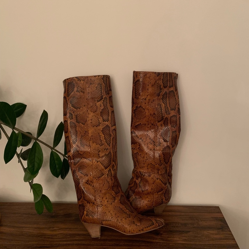 New Miista python pattern heeled boots!